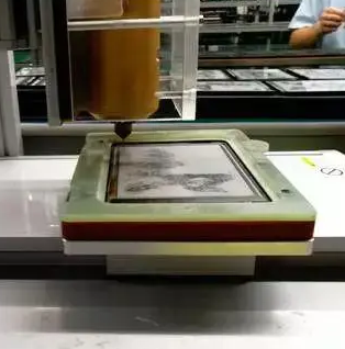 平板电脑支架粘接